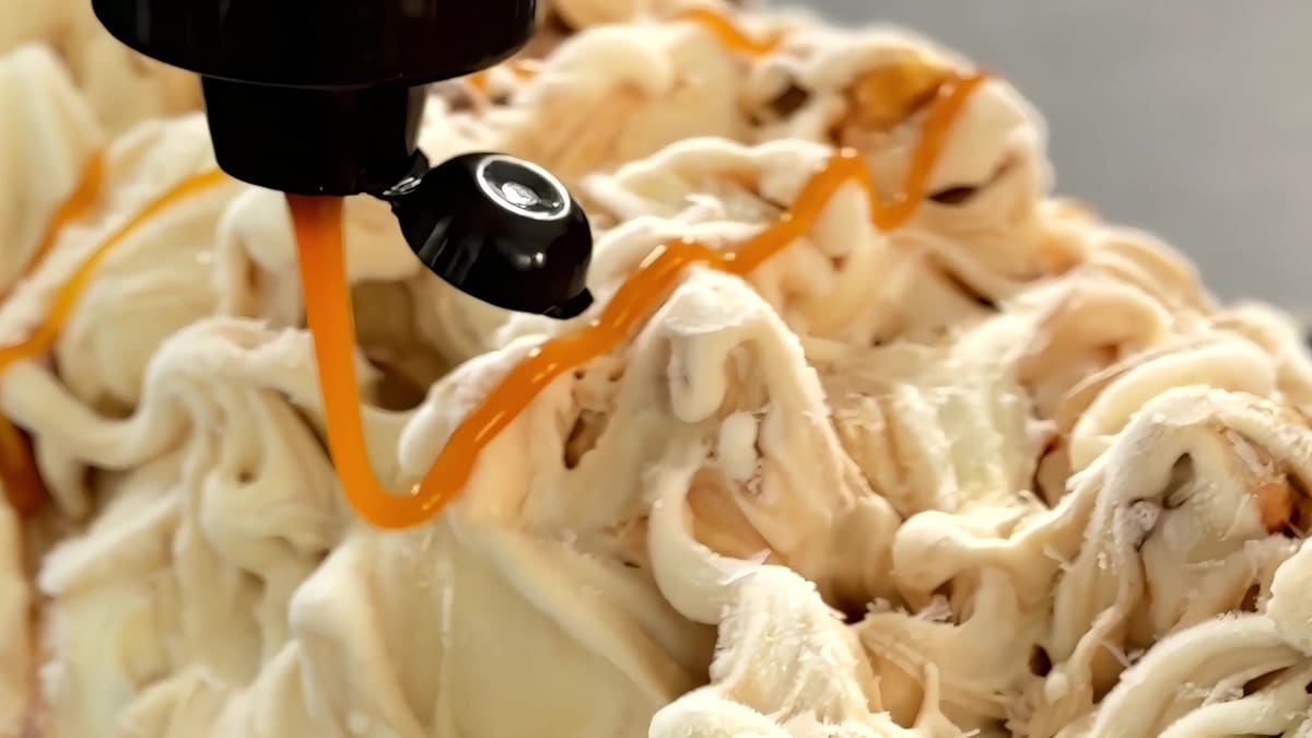 Karmel lany na jasne lody na produkcji