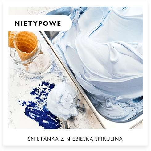 Nietypowe: śmietanka z niebieską spiruliną w kuwecie, rożek i gałkownica